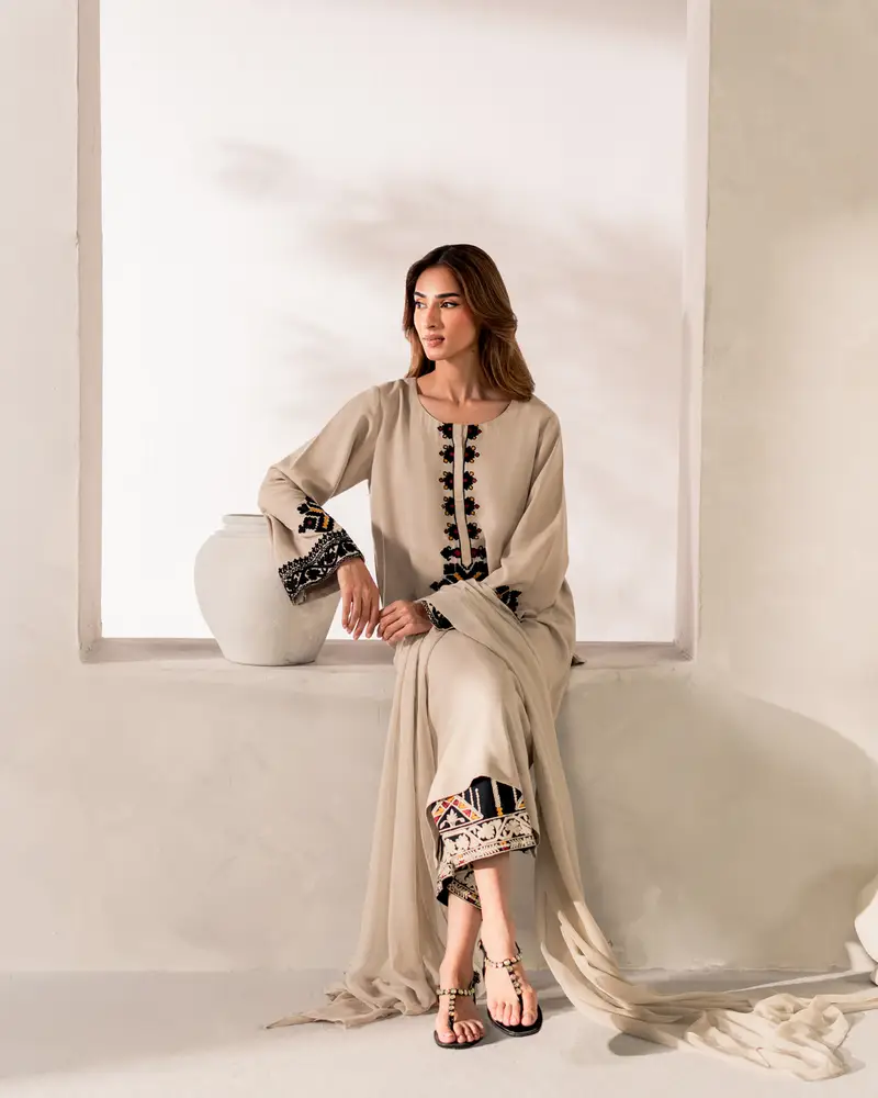 Earth Tone Luxury: The Ultimate Blend of Minimalist Beige & Rich Contrast Embroidery ✨ 3 pc suite
